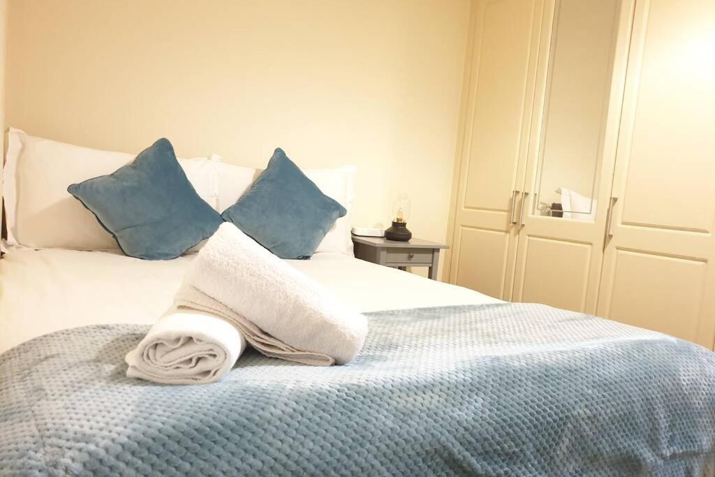 Large 3 Bed, Galway City Centre Exterior photo