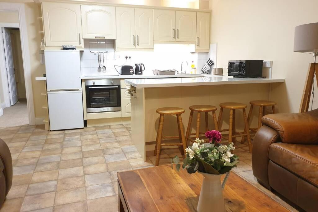 Large 3 Bed, Galway City Centre Exterior photo