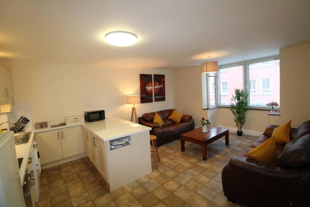 Large 3 Bed, Galway City Centre Exterior photo